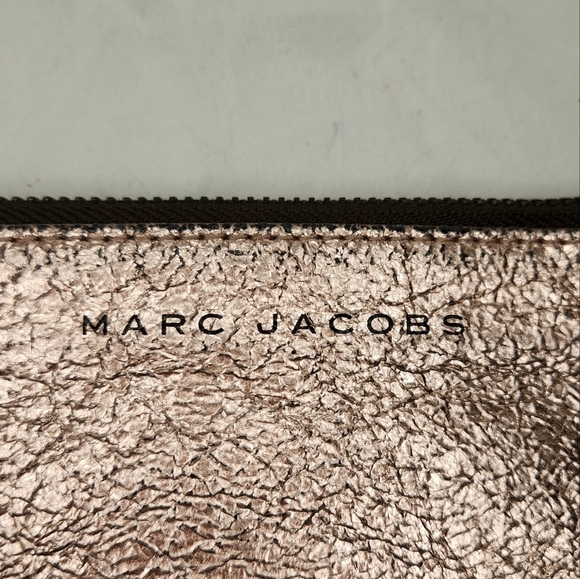 Marc Jacobs pink leather case - Picture 5 of 9